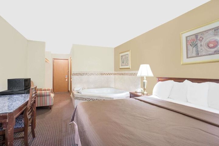 Room 6 of 47