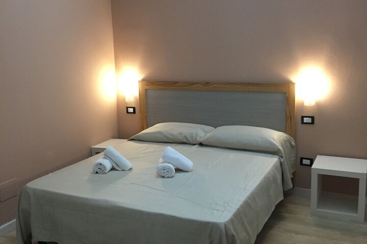 Room 10 of 29