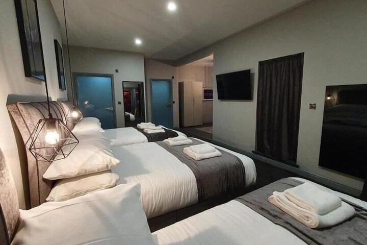Room 13 of 22