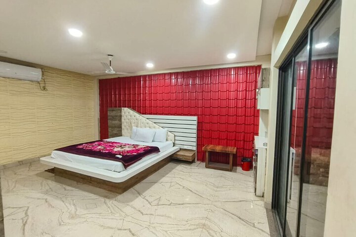 Room 18 of 88