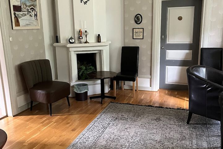 Room 7 of 65