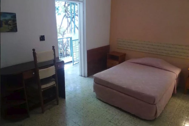 Room 34 of 59