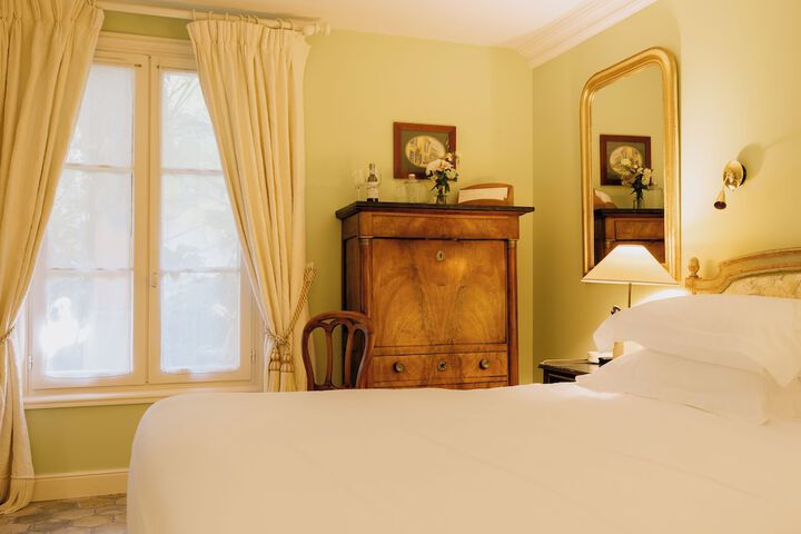 Room 17 of 36