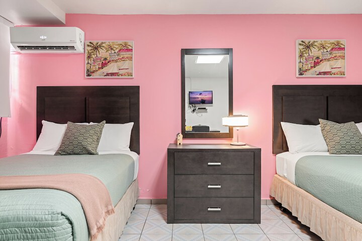 Room 14 of 37
