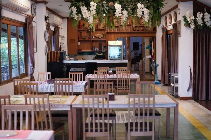 Dining 88 of 139