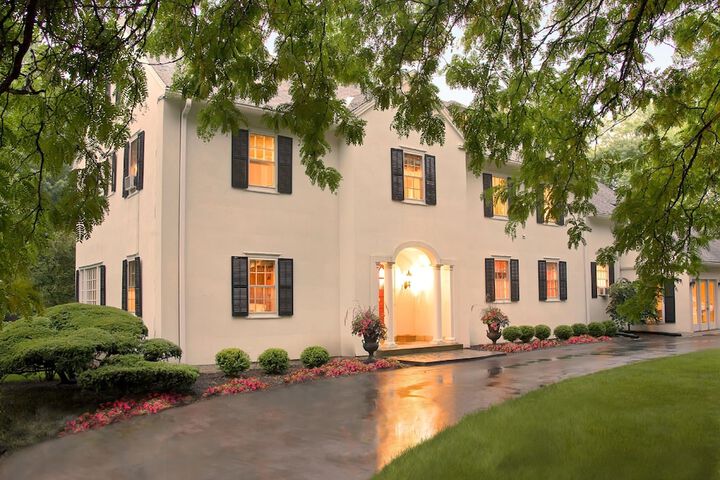 10 Fitch Luxurious Romantic Inn
