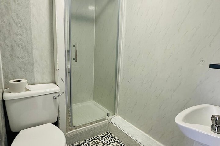 Room 5 of 20