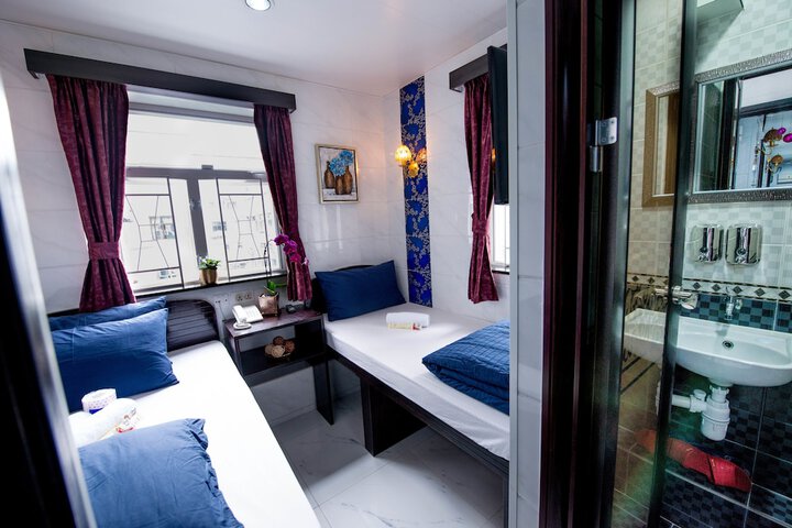 Room 7 of 42
