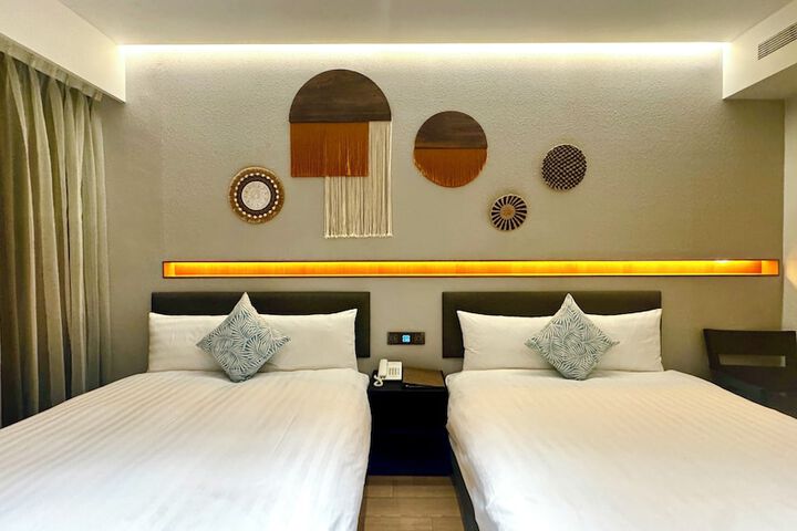 Room 22 of 49