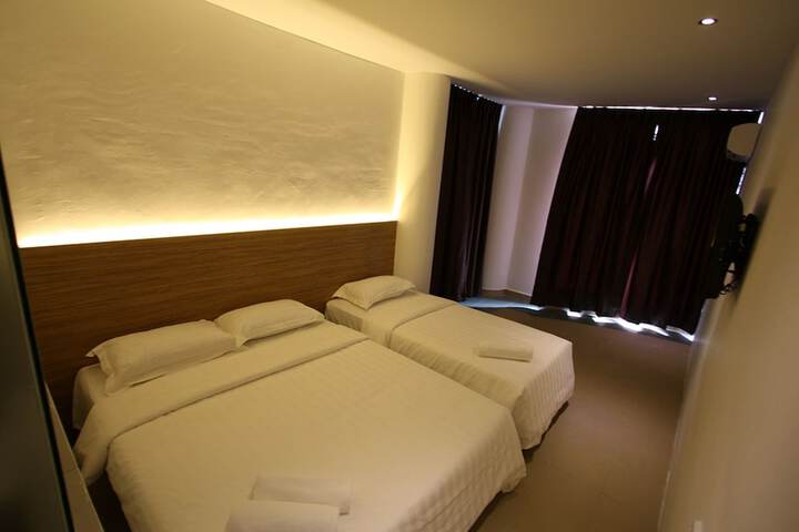 Room 9 of 38