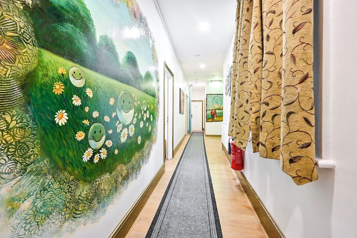 Ballroom/Hall 74 of 79
