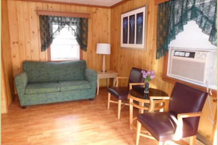 Room 220 of 345