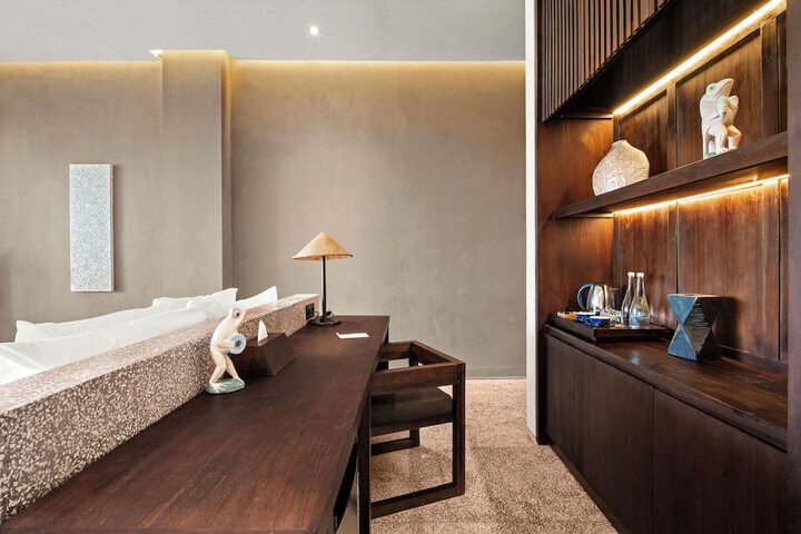 Room 10 of 44