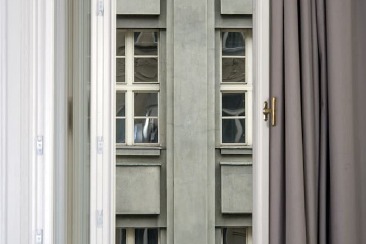 Room 33 of 64