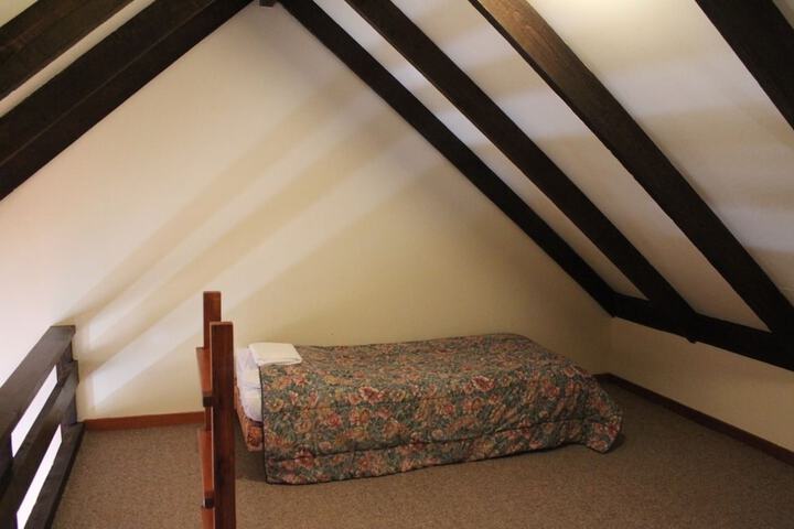 Room 5 of 63
