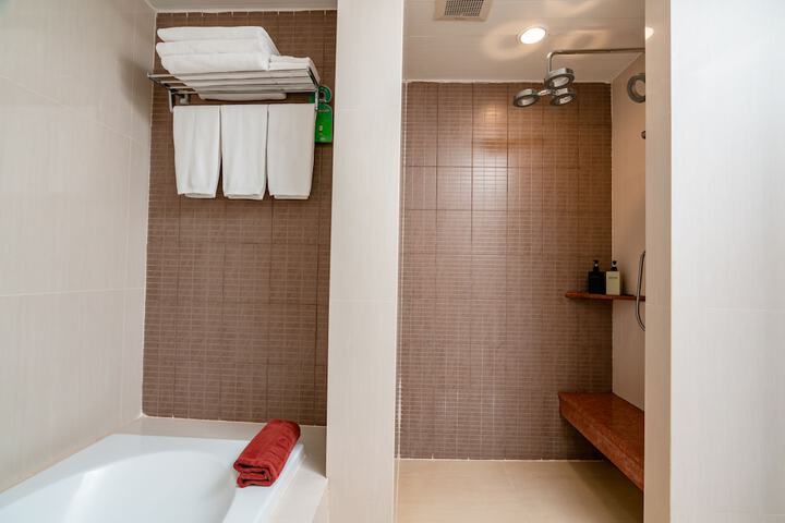 Room 65 of 131