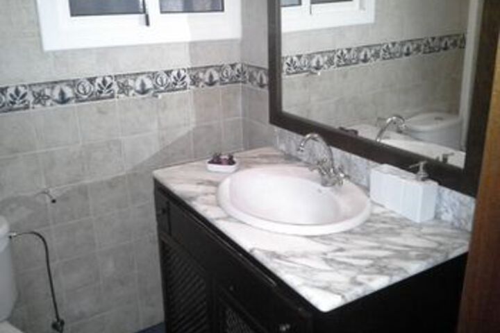 Room 2 of 30