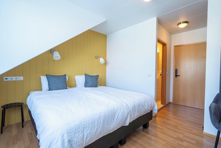 Room 18 of 123