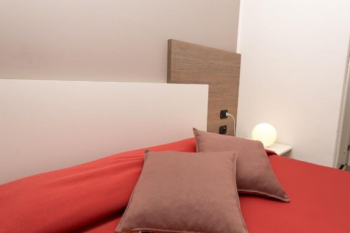 Room 3 of 9