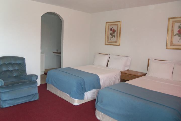 Room 42 of 111