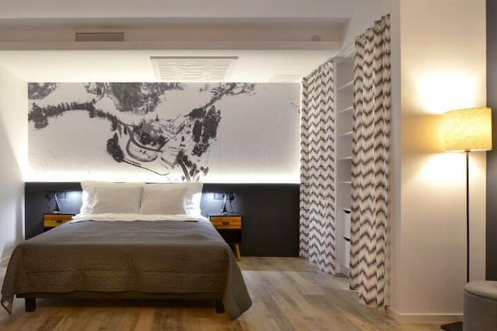 Room 10 of 20