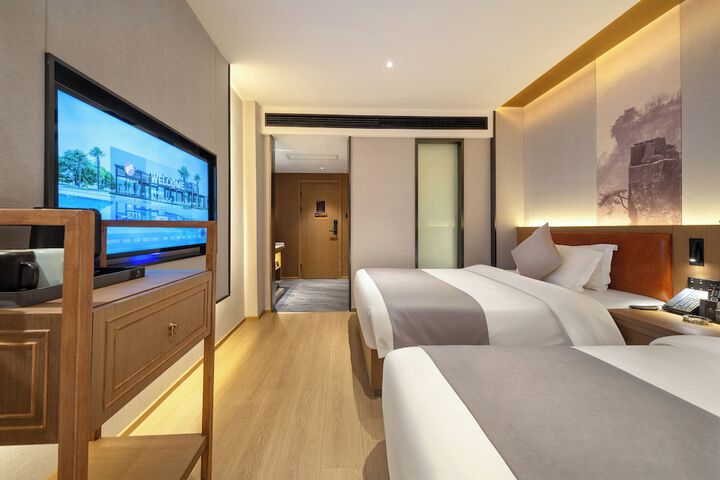 Room 42 of 98