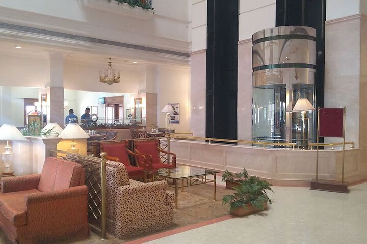 Entrance & Lobby