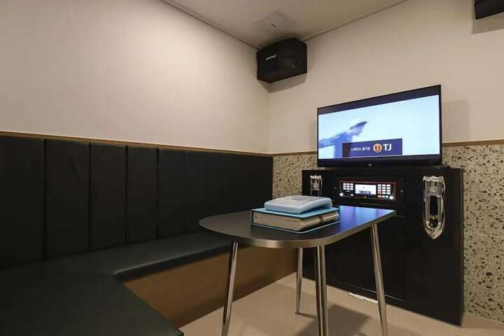 Room 68 of 109
