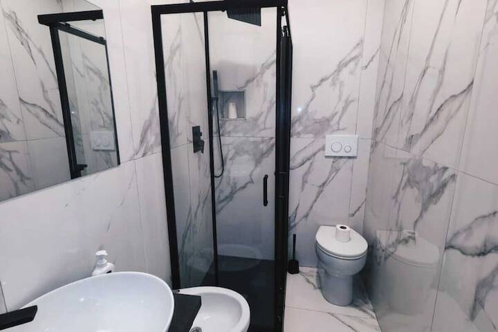 Room 15 of 23