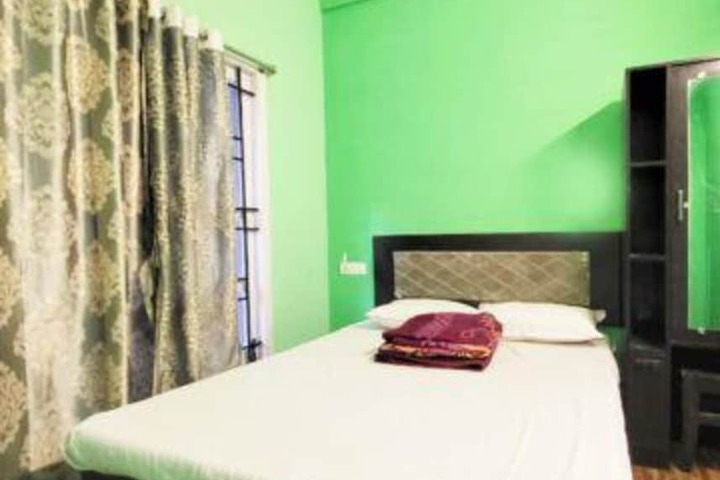 Room 8 of 16