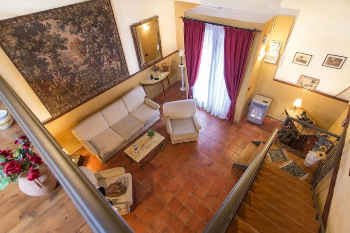 Room 5 of 15
