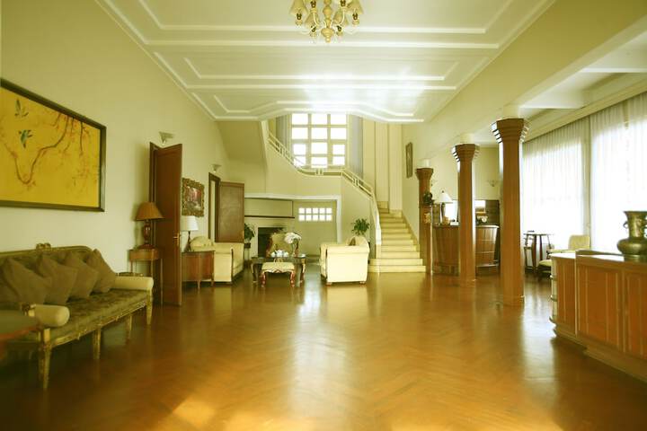 Entrance & Lobby