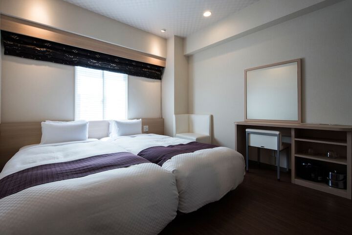Room 15 of 49
