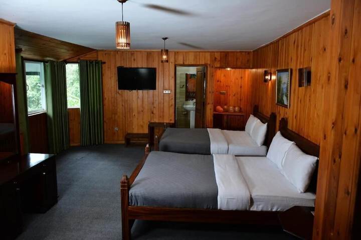 Room 2 of 10