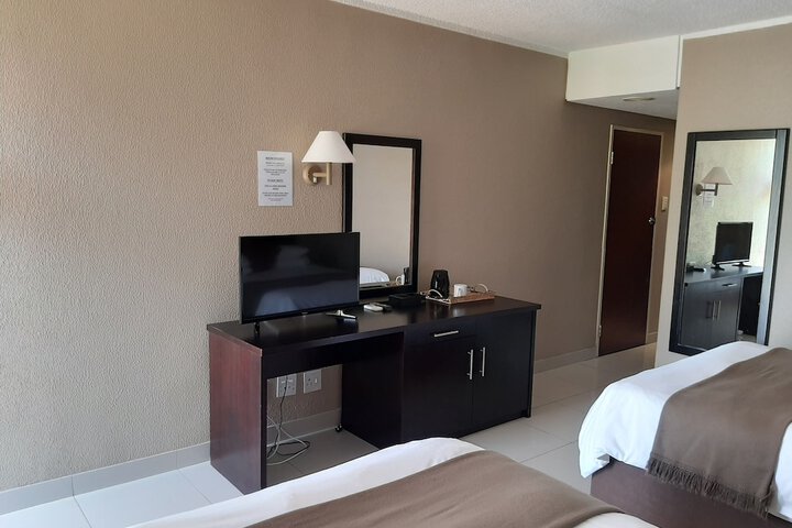 Room 4 of 26
