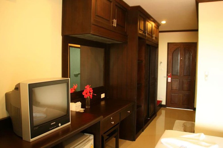Room 14 of 66