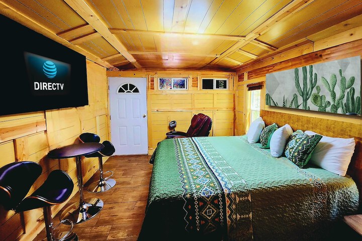 Room 10 of 19