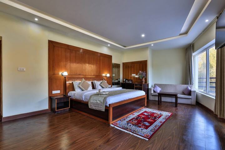 Room 12 of 30