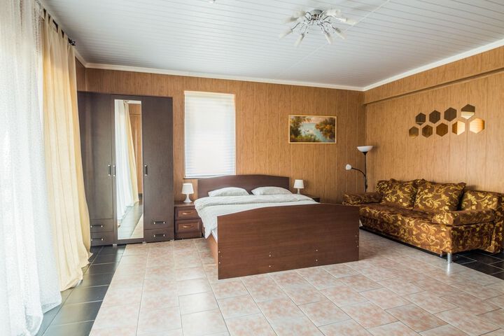 Room 15 of 25