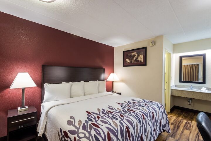 Standard | King Bed (9 of 12)