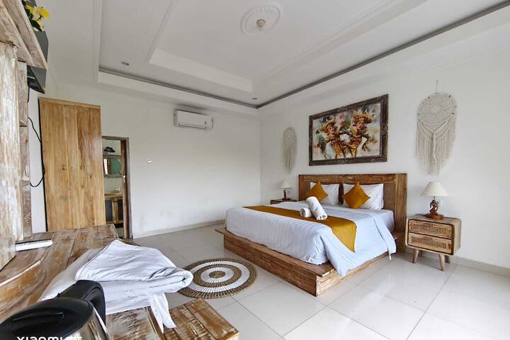 Room 5 of 74