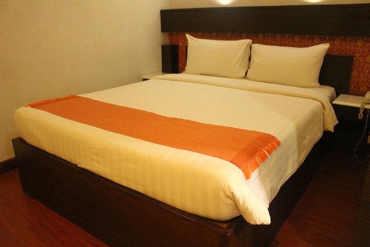 Room 12 of 51