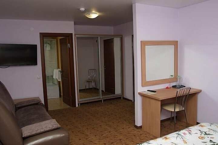 Room 19 of 93