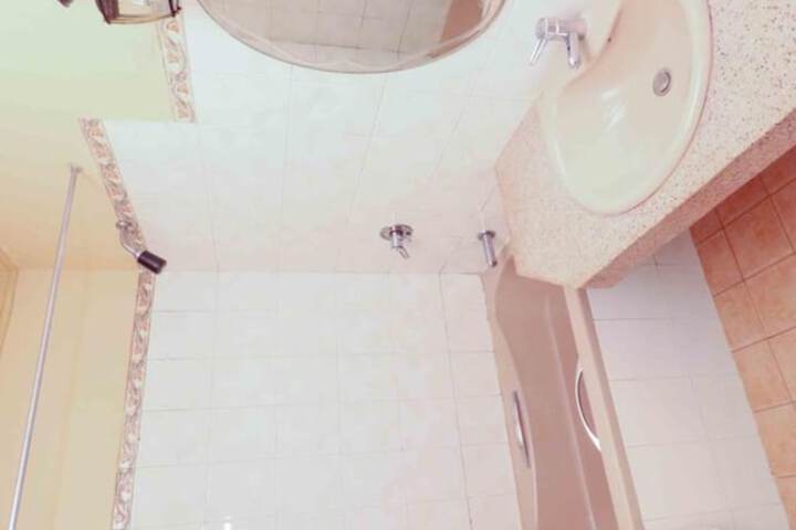 Room 16 of 29