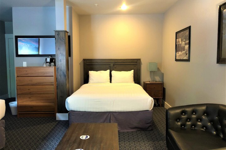 Room 10 of 86