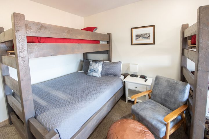 Room 32 of 125