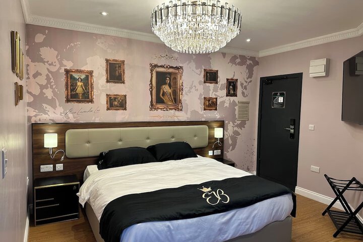 Room 2 of 117