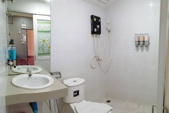 Room 65 of 97