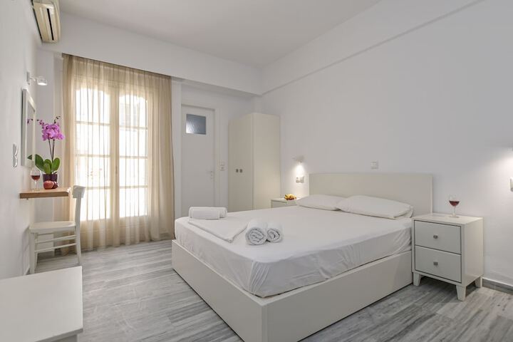 Room 52 of 107