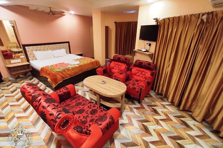 Room 5 of 31